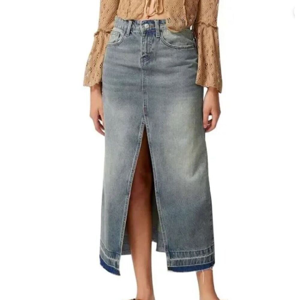 NWT Happily Grey Blue Jean Denim Skirt With Front Slit Women's size 25‎